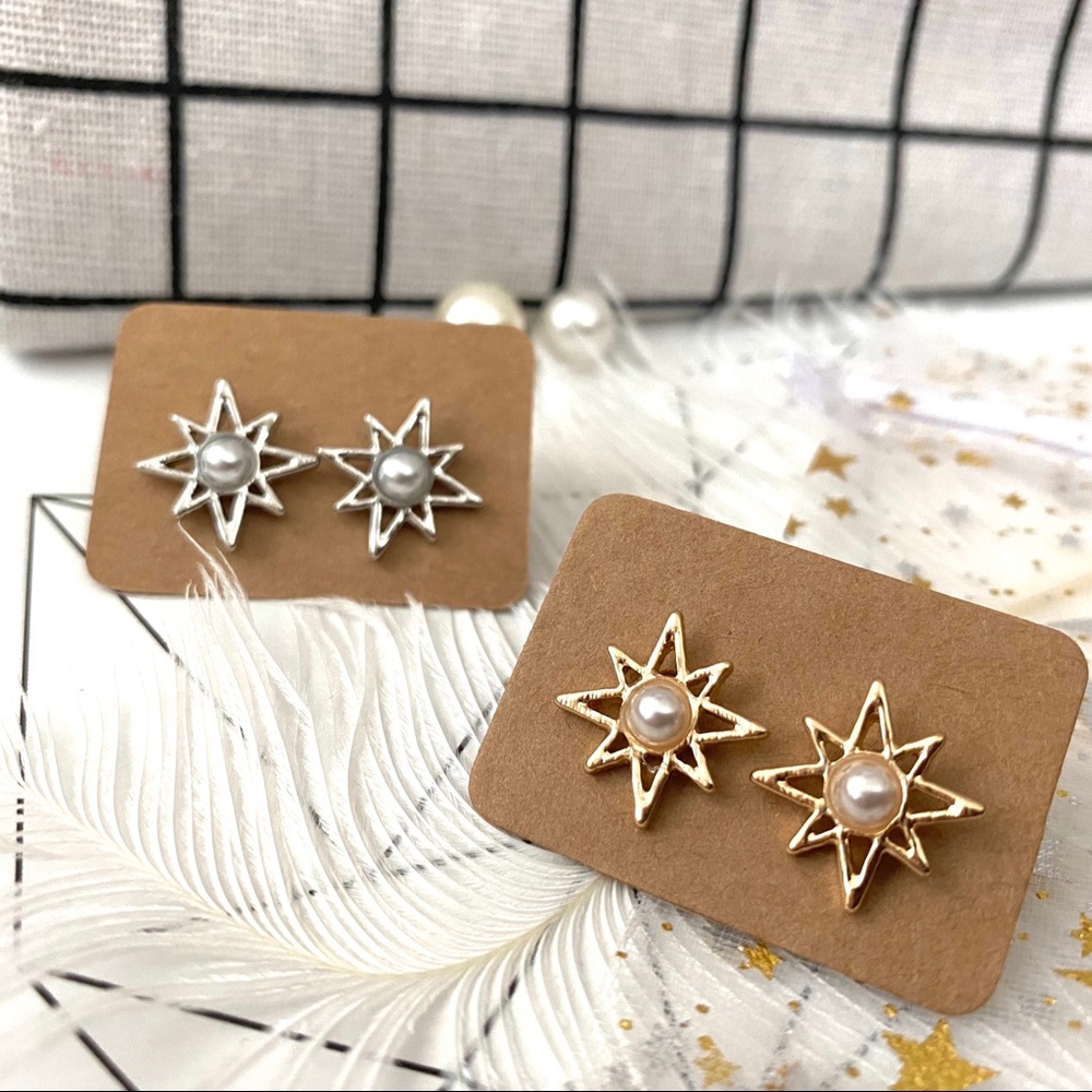 Unique Star Faux Pearl Stud Earrings - Picture 3 of 8